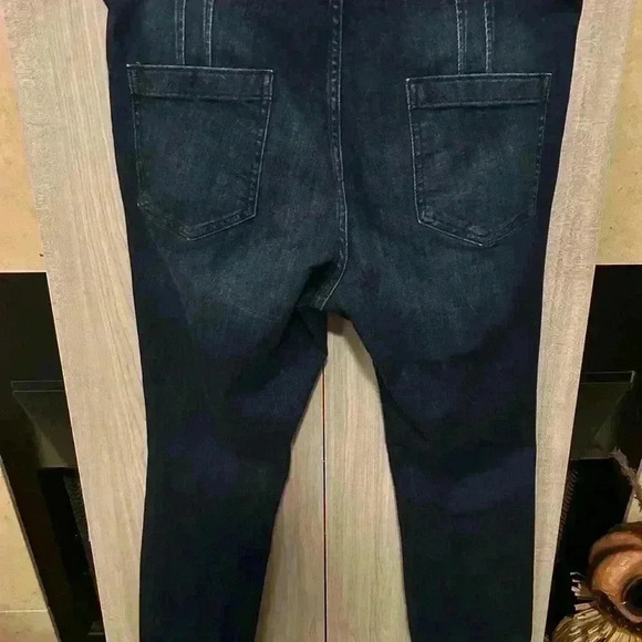 Pilcro and the Letterpress Women’s High Rise Skinny Jeans. Size 32. Dark wash. - Picture 5 of 9